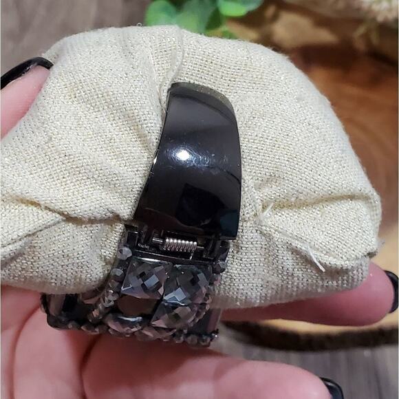 𝅺Cannes jewled Bling‎ Rhinestone bracelet watch - Picture 4 of 6